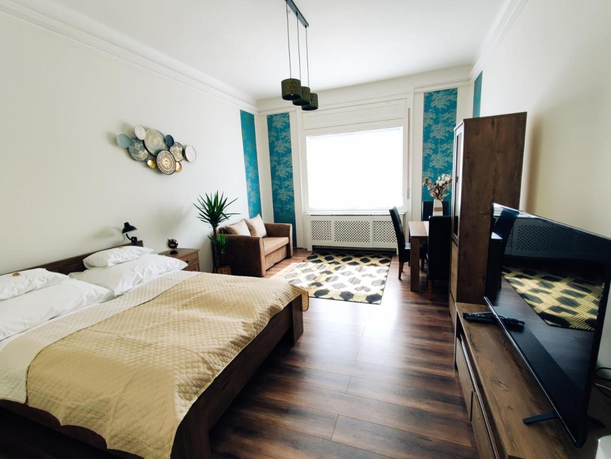Central Palace Apartman Debrecen Dış mekan fotoğraf